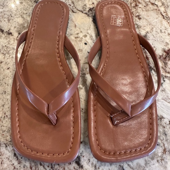 Shoes - Women’s Square Toe Flip Flops Size 7